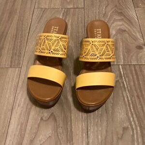 Italian shoemakers wedge size 8